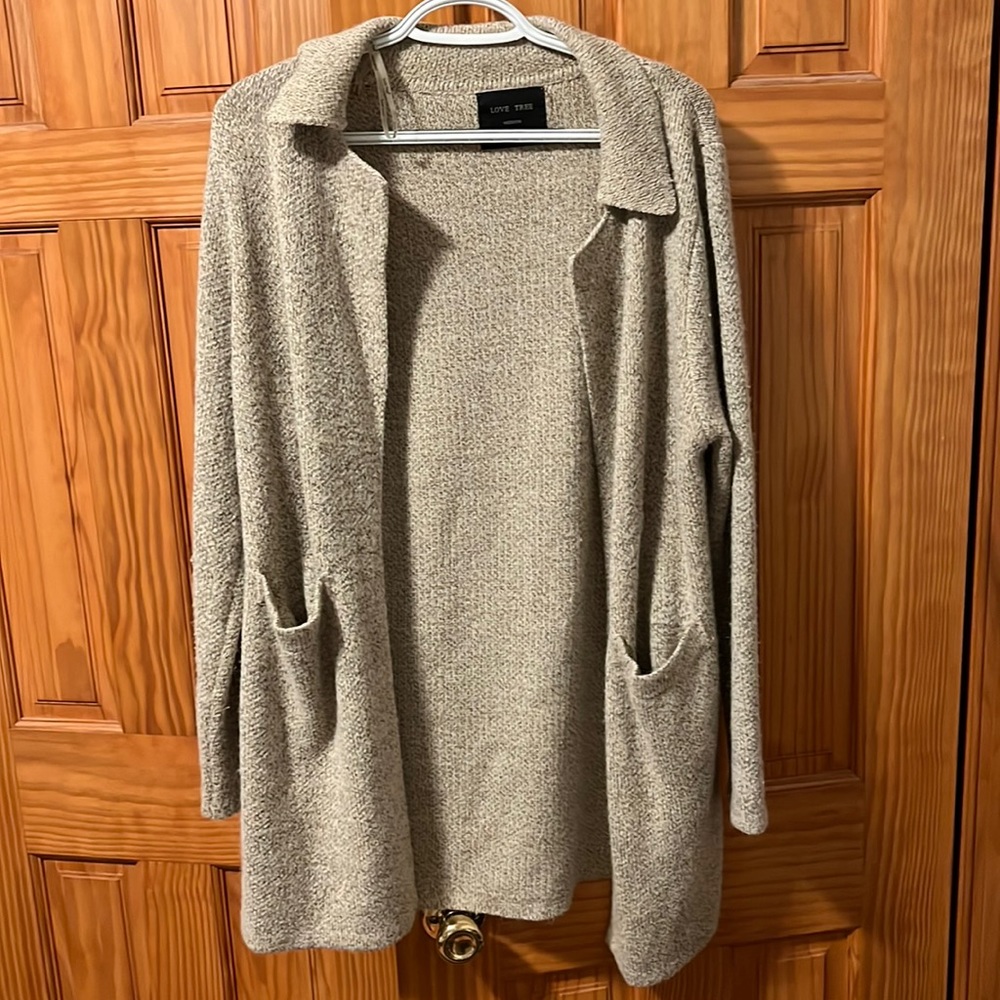 Love Tree Womans Cardigan Medium